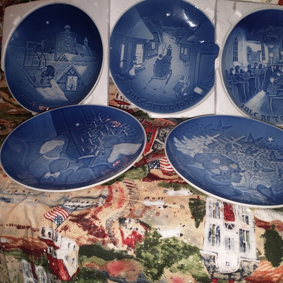 ROYAL COPENHAGEN Other - 5 VINTAGE ROYAL COPENHAGEN PLATES